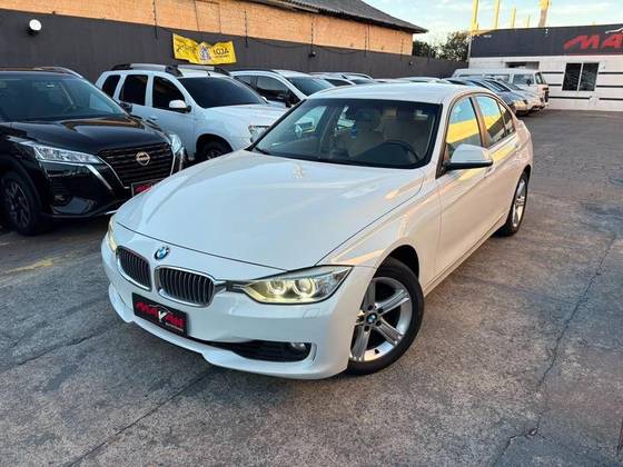 BMW 320i 2.0 16V TURBO GASOLINA 4P AUTOMÁTICO BMW 320i 2.0 16V TURBO GASOLINA 4P AUTOMÁTICO
